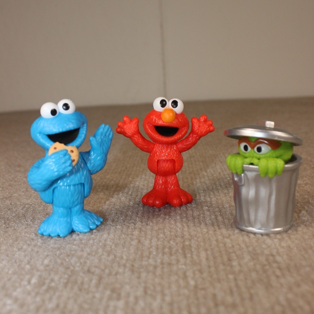 Sesame‎ Street Elmo Cookie Monster Oscar the Grouch Toy Figures Lot of 3